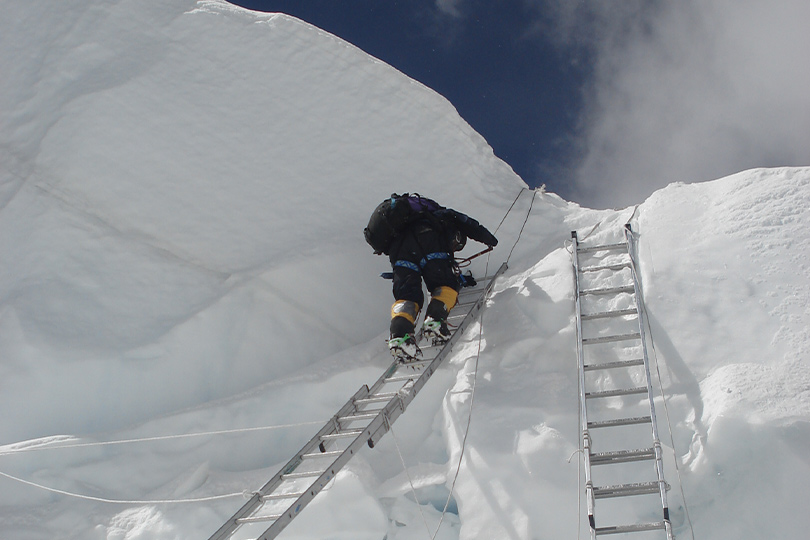 Types of equipment while Climb mount everest